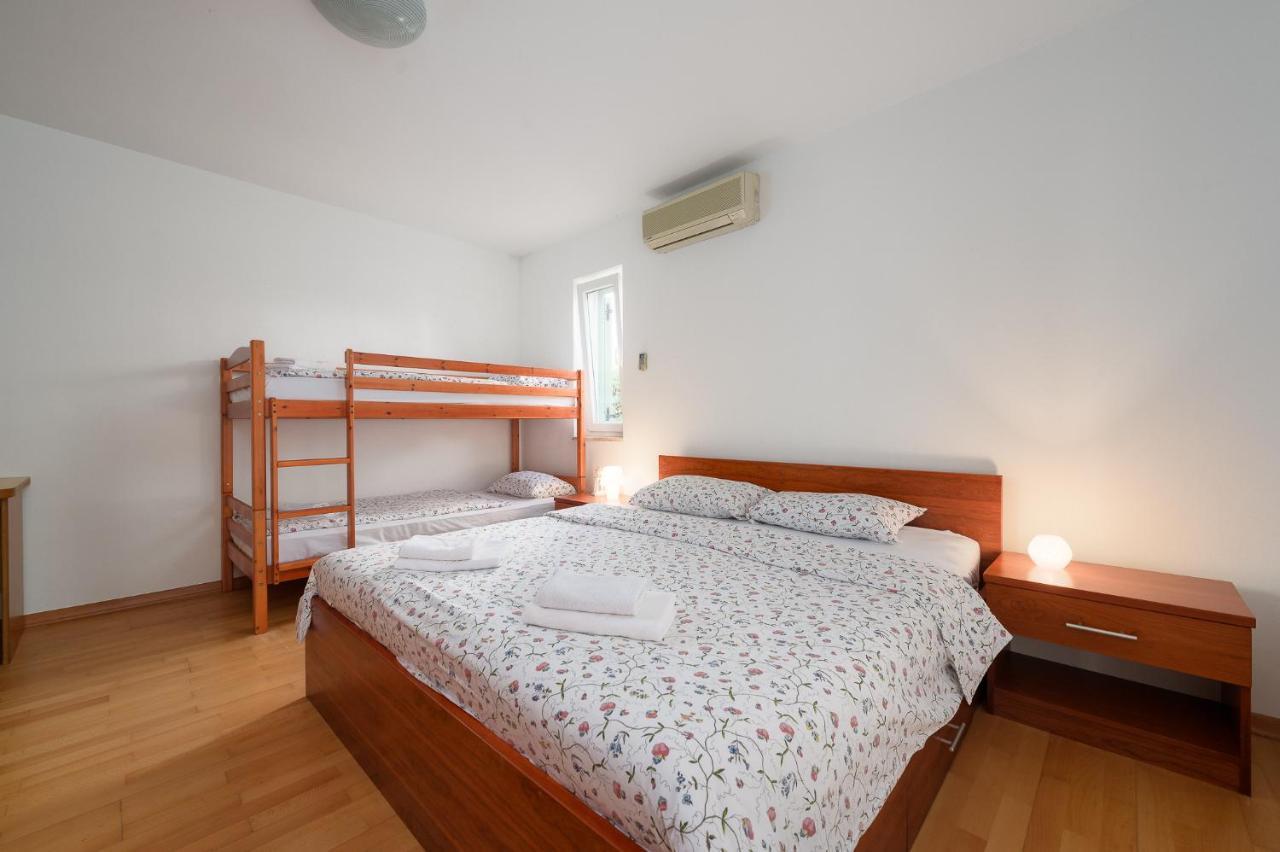 Apartman Inteuro โปเรช ภายนอก รูปภาพ