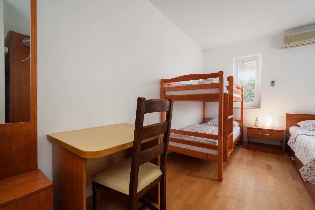 Apartman Inteuro โปเรช ภายนอก รูปภาพ