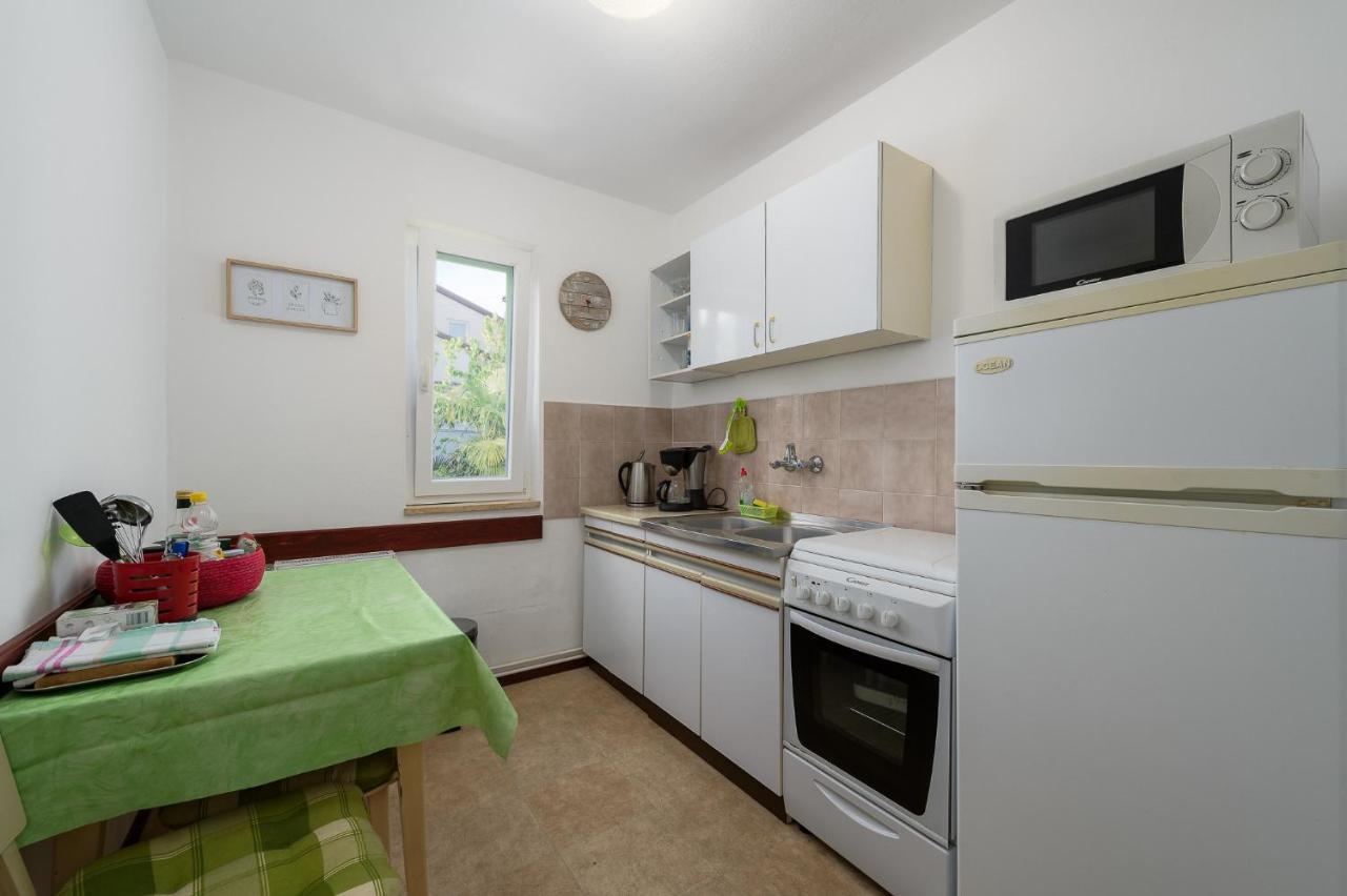 Apartman Inteuro โปเรช ภายนอก รูปภาพ