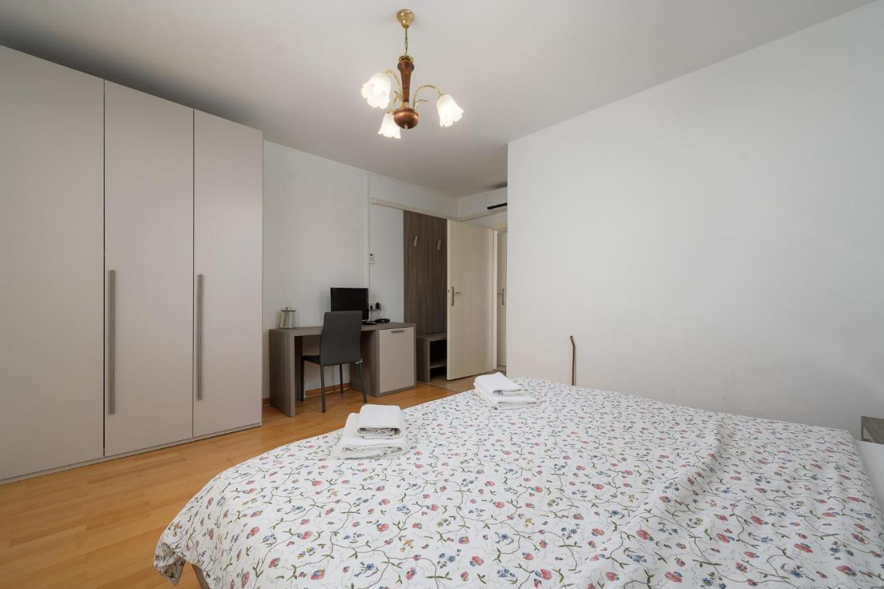 Apartman Inteuro โปเรช ภายนอก รูปภาพ