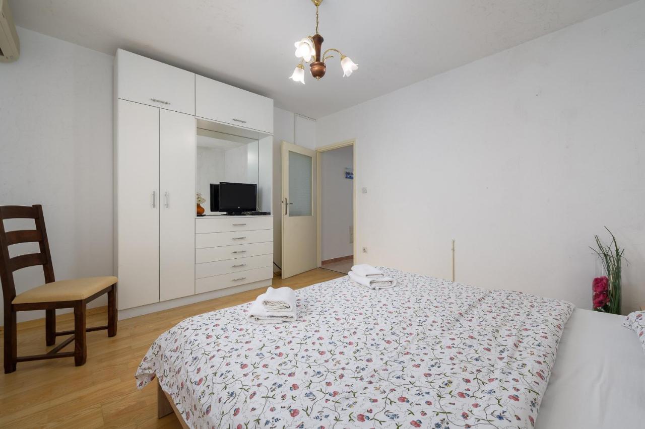 Apartman Inteuro โปเรช ภายนอก รูปภาพ