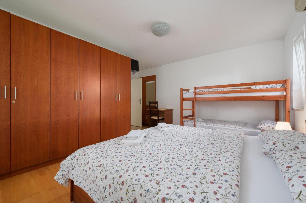 Apartman Inteuro โปเรช ภายนอก รูปภาพ